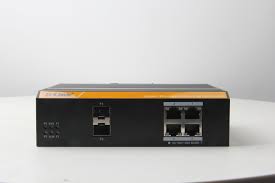 قیمت و خرید سوییچ شبکه مدیریتی 8 پورت PoE با 4 پورت SFP دی لینک مدل DGS-F3008P-4S | نت ران